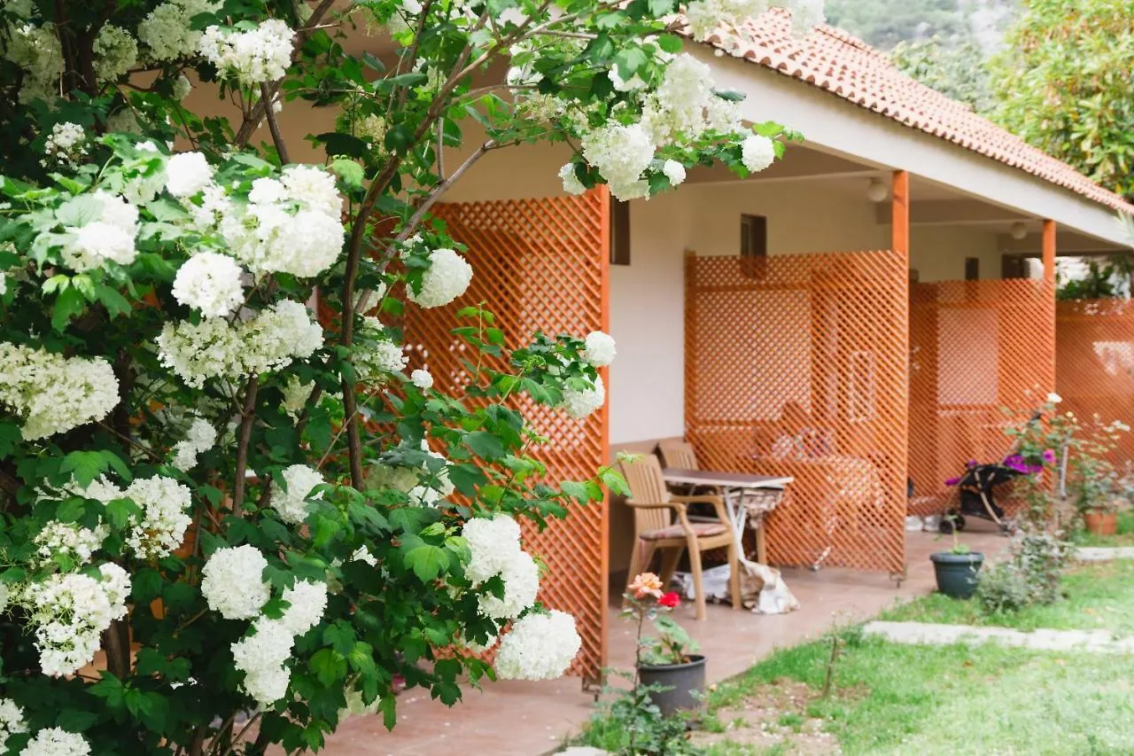 Village Garden Pansiyon Antalya